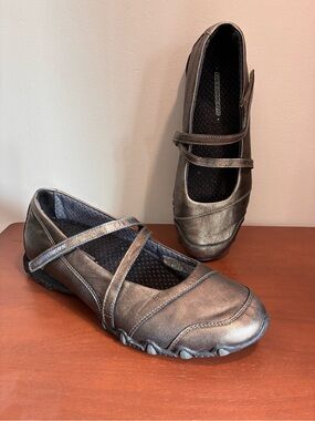 Skechers Comfort Strappy Walking Shoes Mary Jane Metallic Pewter Leather Sz 8.5